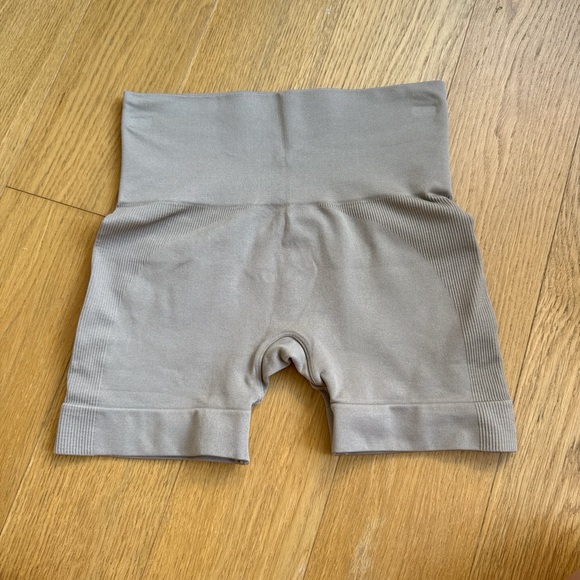 SET Active Seamless Tan Shorts - Picture 1 of 4